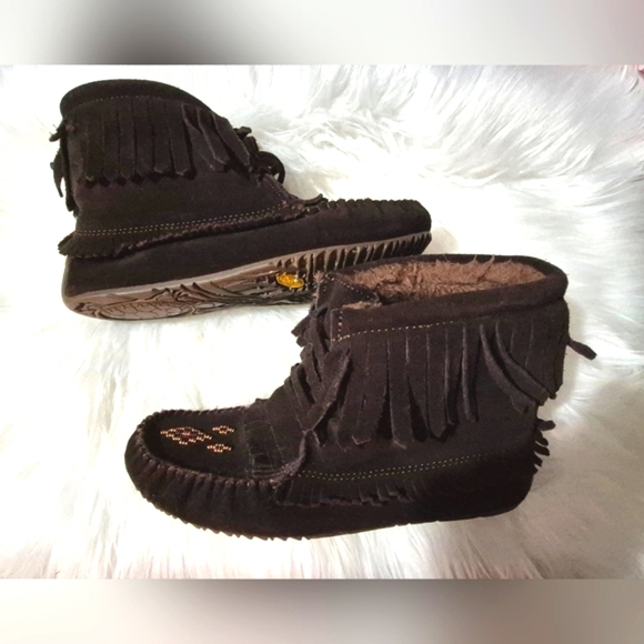 Muk Luks Other - Womens Manitobah Muk Luks Brown Moccasin Fringe Shoes Size 7